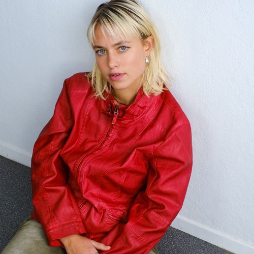 charli/e