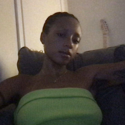 Anysia Kym